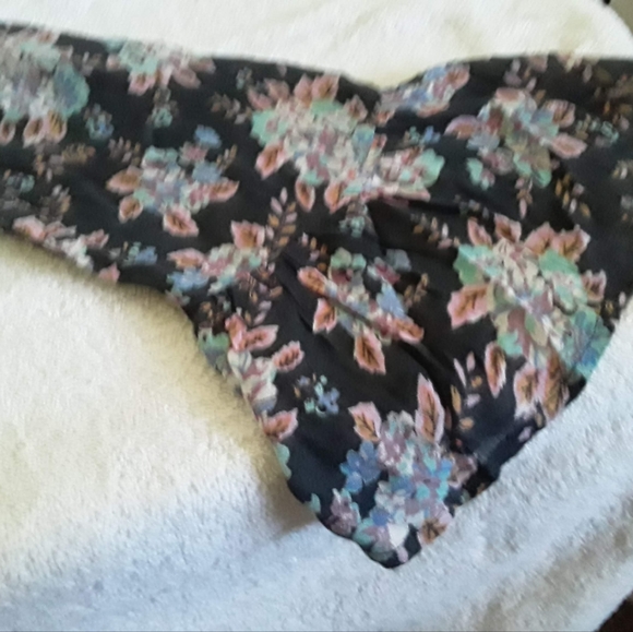 Adorable Long Sleeve Mini Floral Volcom Dress Size Medium - Picture 3 of 10